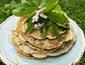 Wildkräuterpfannkuchen mit Giersch-Pesto